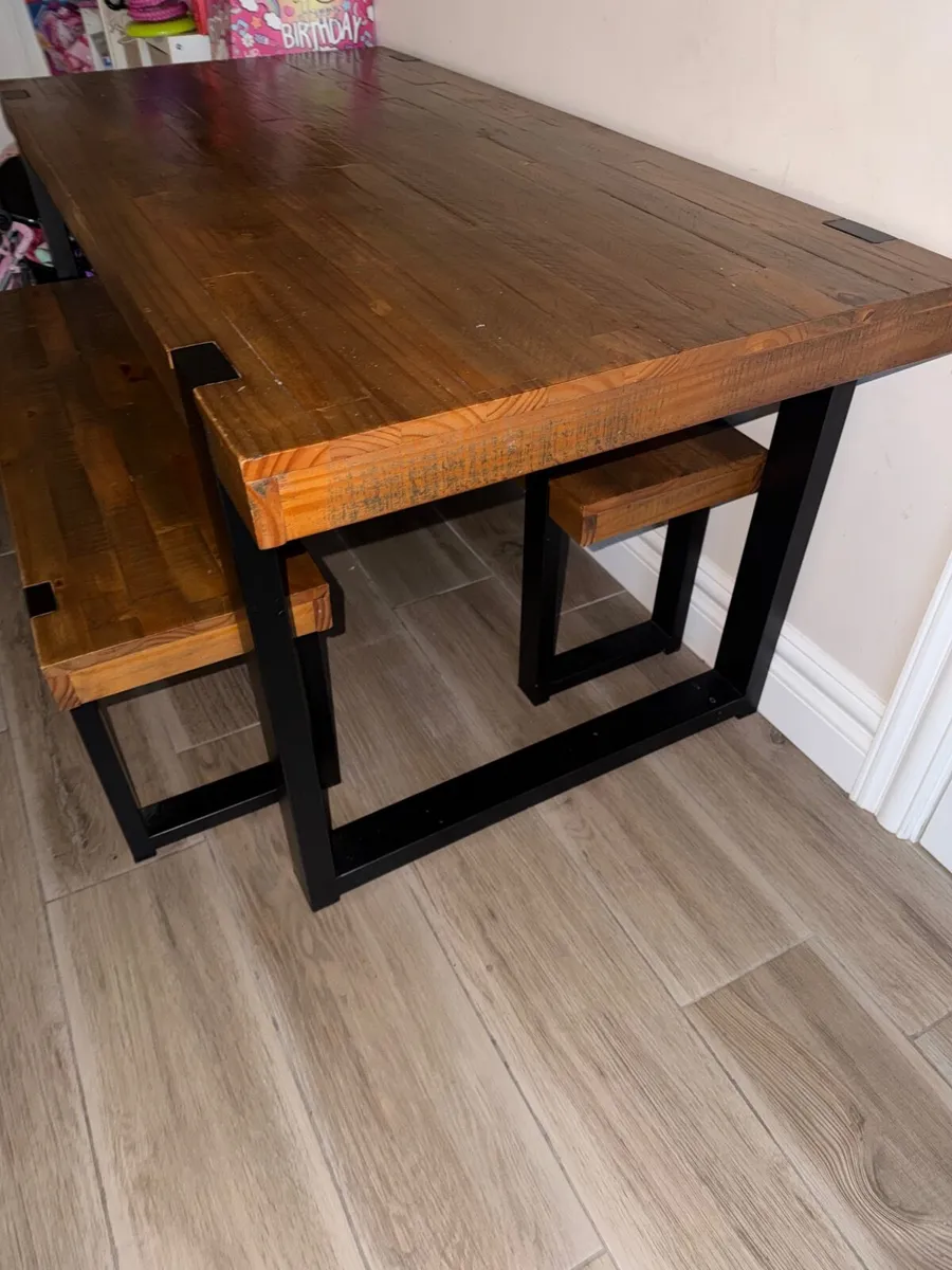 Dining table - Image 2