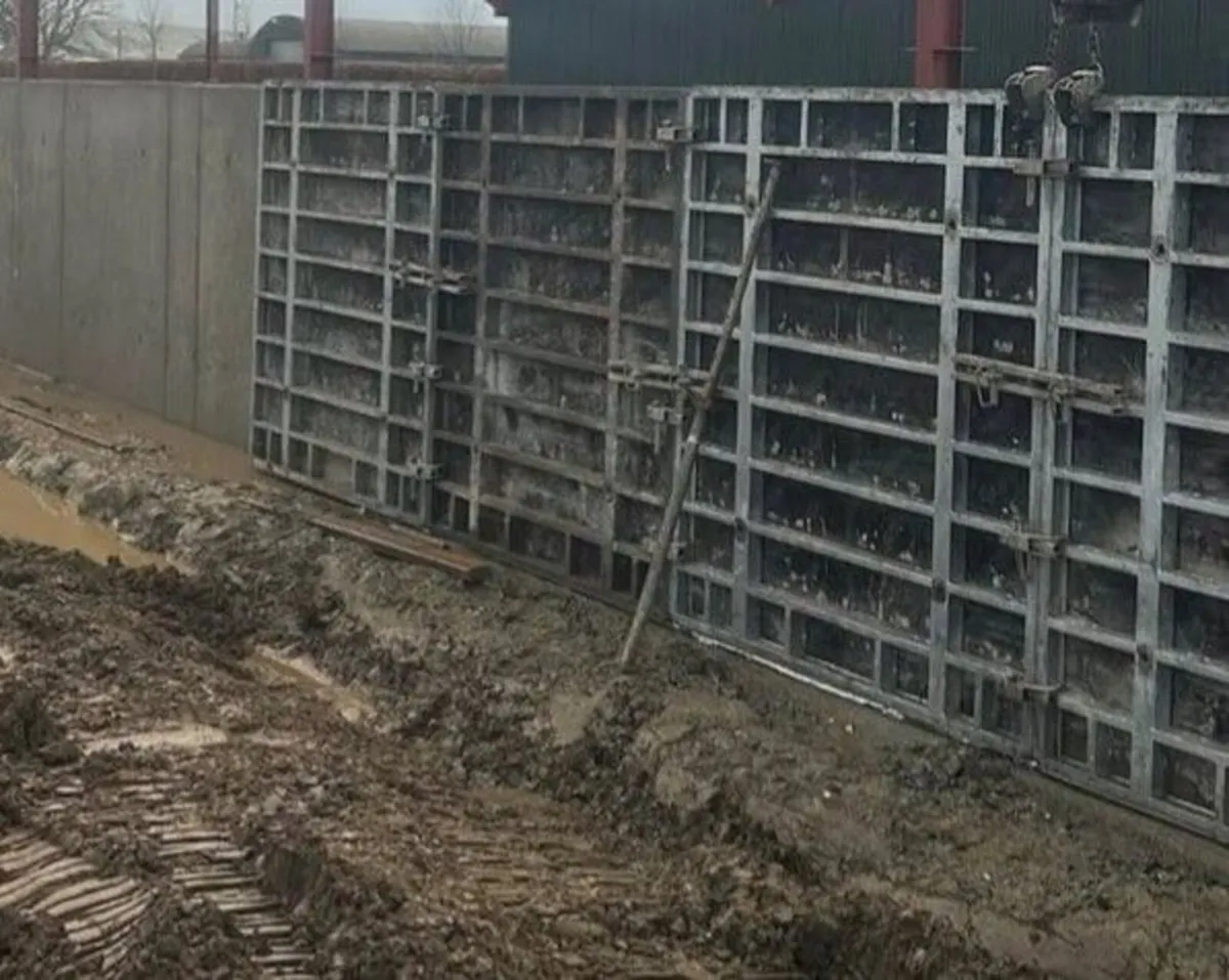 Concrete walls shuttering
