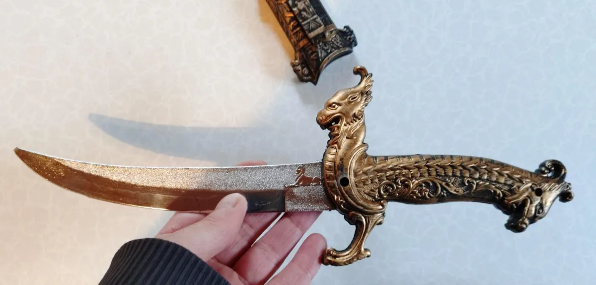 Gothic Skull Plastic Toy Sword With Cover (New). - Image 4