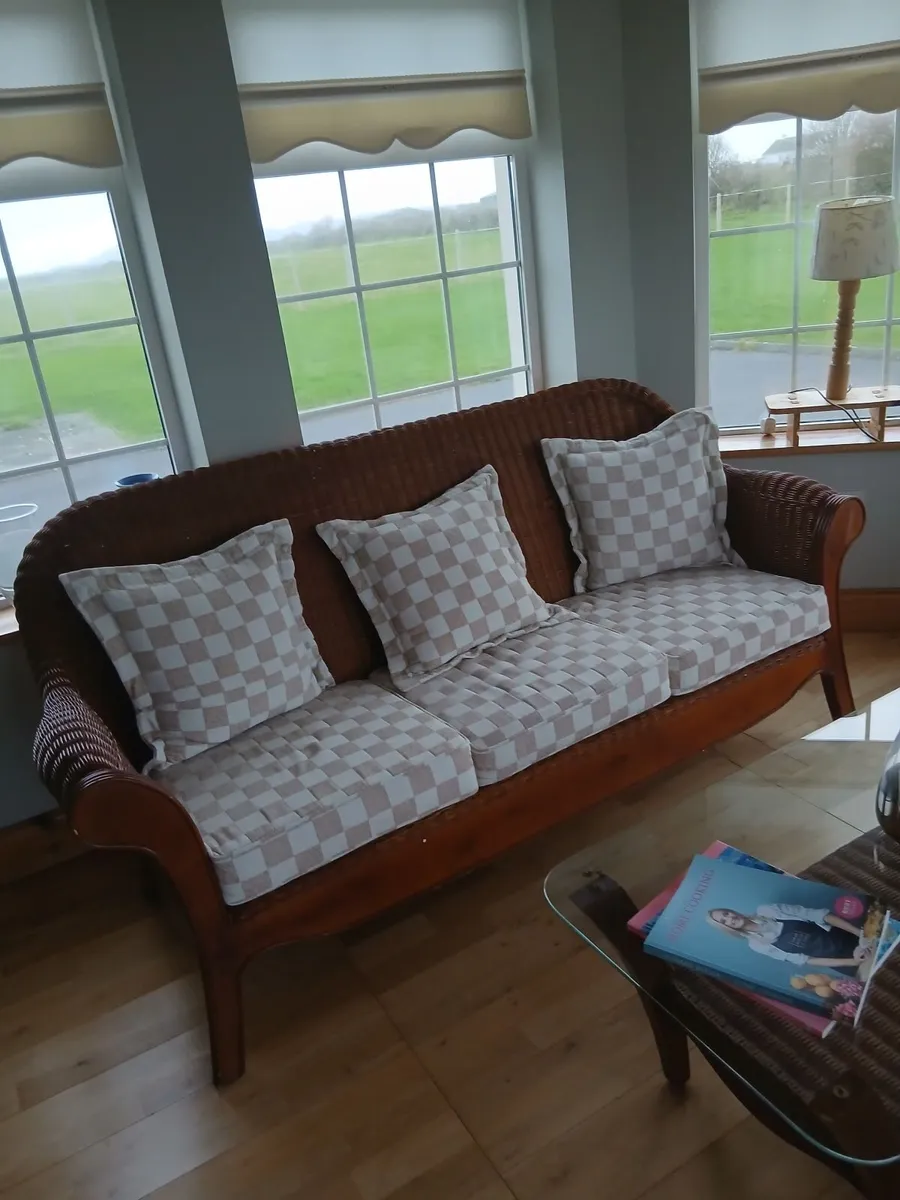 4 piece conservatory furniture - Image 1