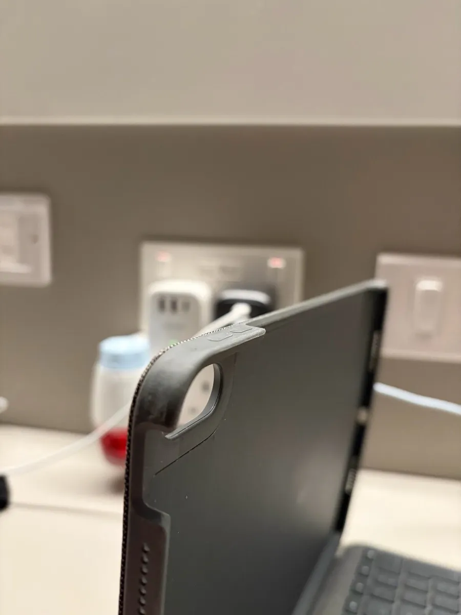 Logitech Combo Touch case iPad Air 4th and 5th gen - Image 4