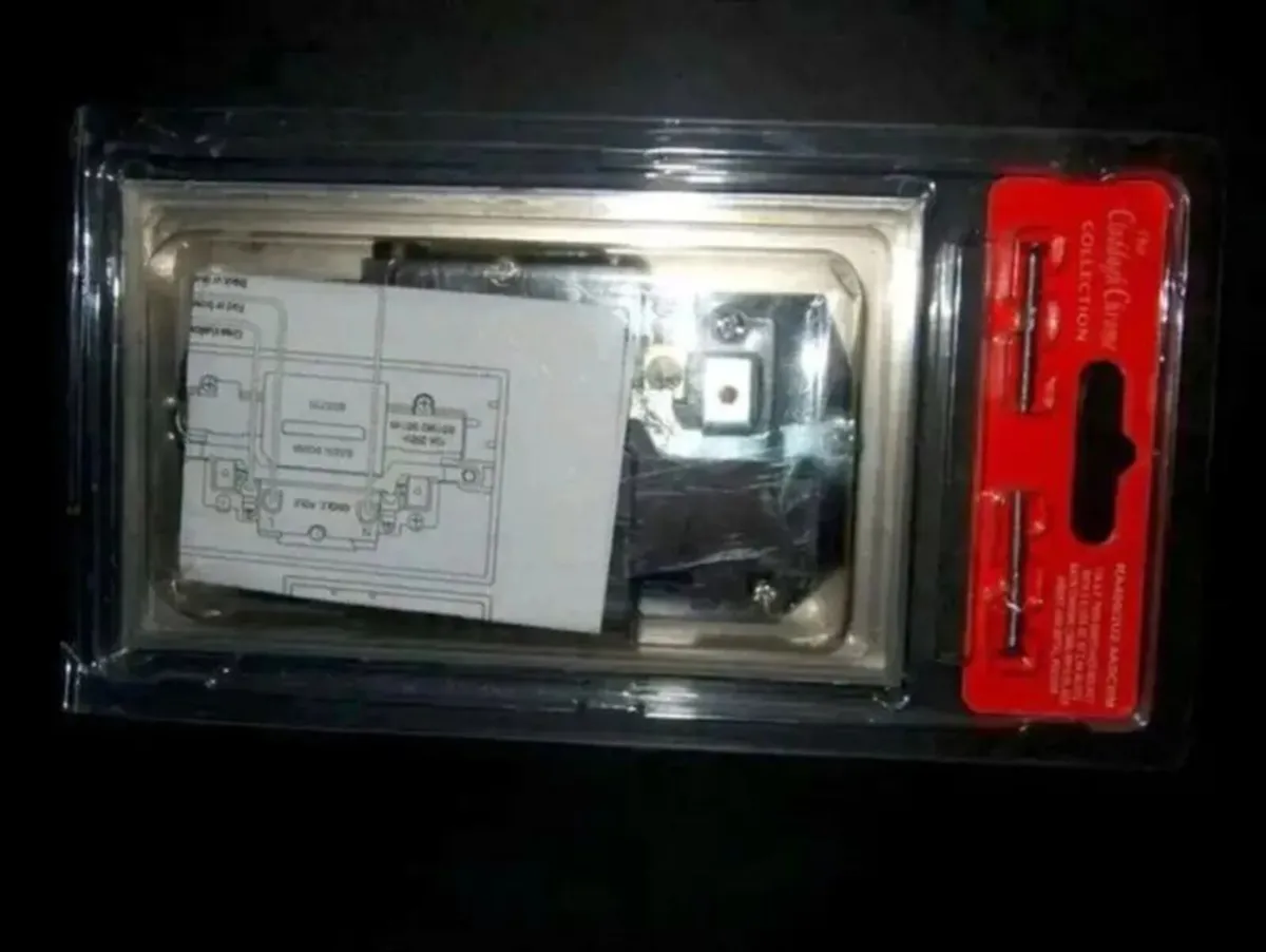 Claddagh Chrome Twin 13A Socket with Dual USB Port - Image 3
