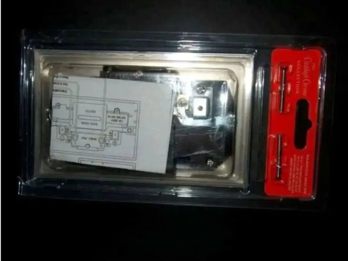 Claddagh Chrome Twin 13A Socket with Dual USB Port - Image 4