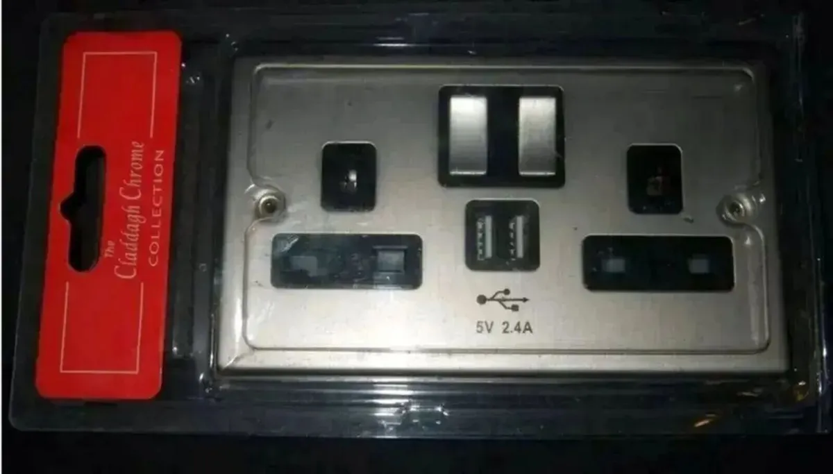 Claddagh Chrome Twin 13A Socket with Dual USB Port - Image 1