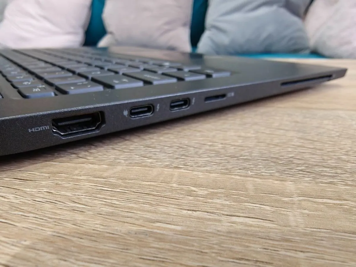 Dell Latitude 7410 | i7 | 16GB | 256GB | 14" FHD | - Image 4