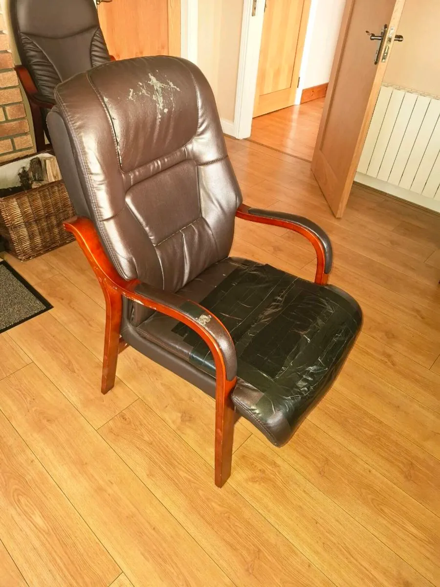 Fireside chairs x 2 - Image 1