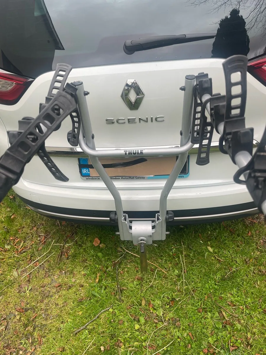 Thule tow hitch bike carrier - Image 4