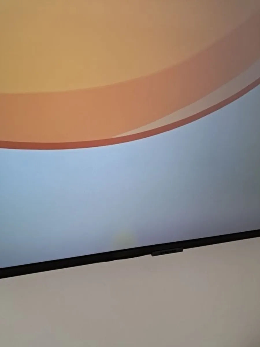 Samsung 50" 4K UHD Smart TV - Fully Functional - Minor Damage - Image 3
