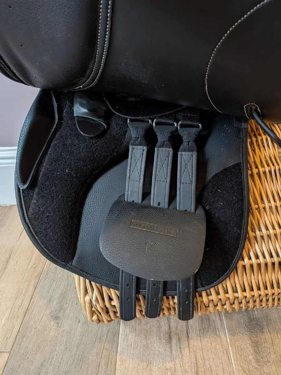 Turfmaster adjustable synthetic saddle - Image 4