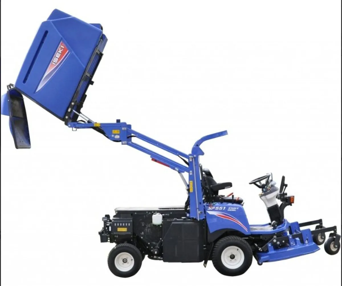 Iseki SF551 high dump collector mower - Image 4