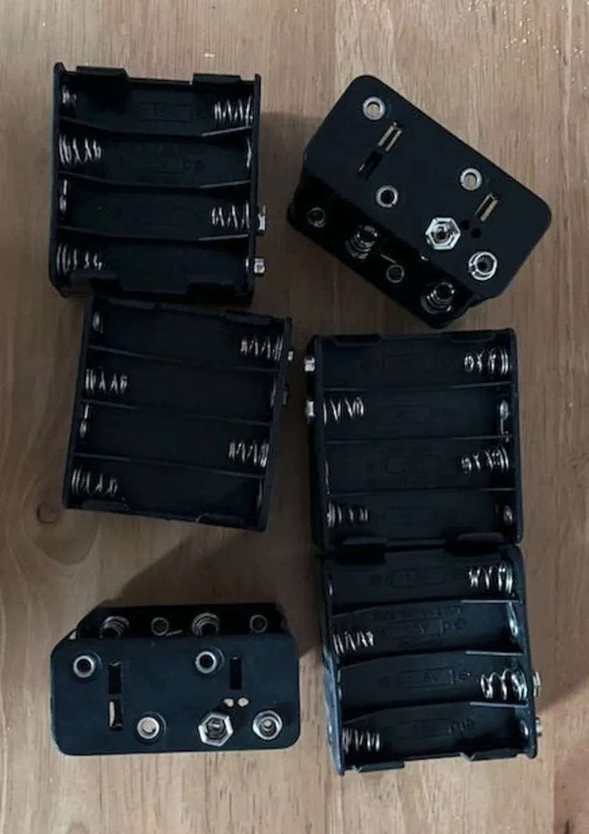 Job Lot 6 x 8-Cell AA Battery Holders - New