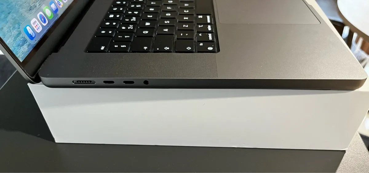 MacBook Pro M2 16” Pro Chip - Image 4