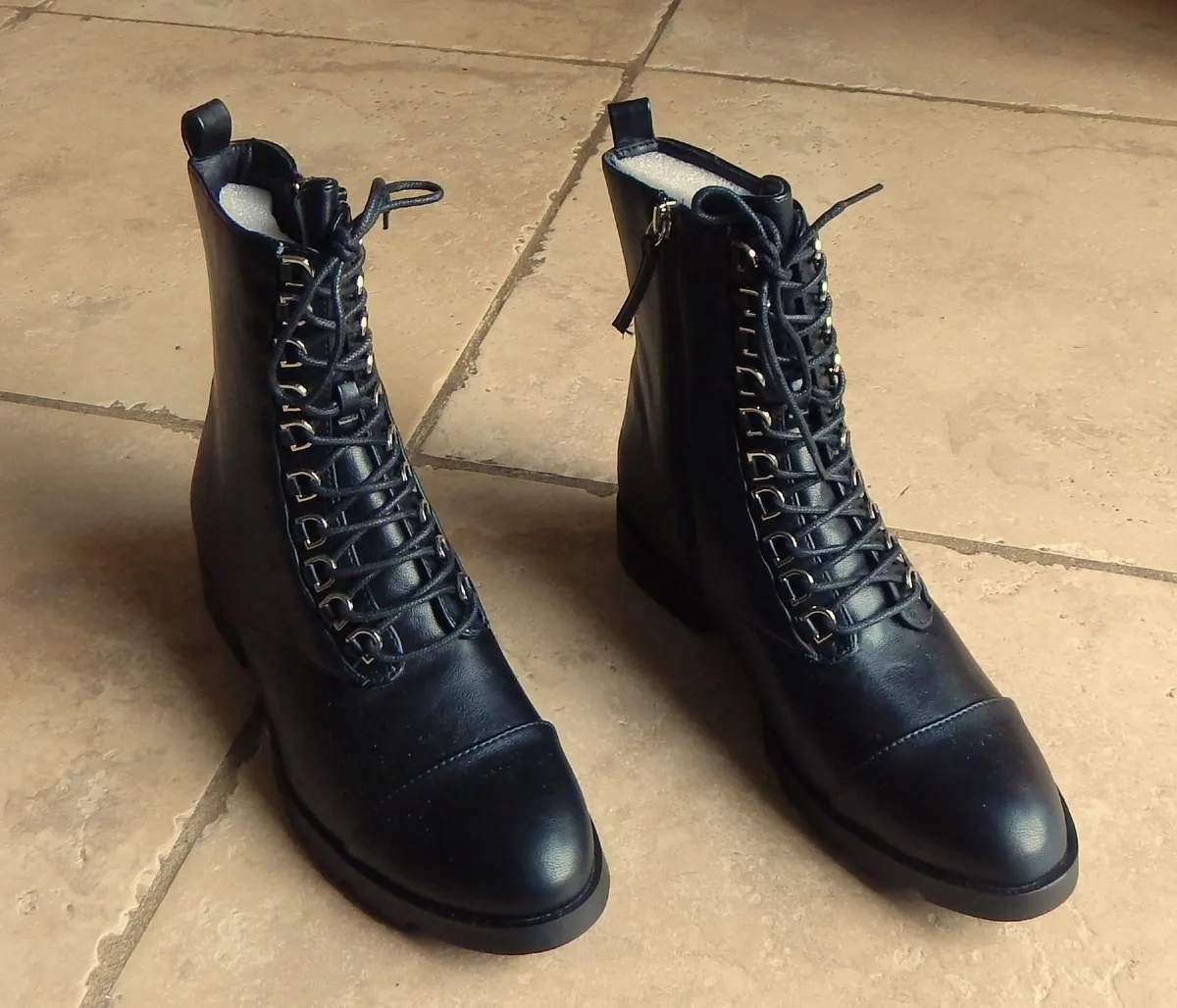Pair of Ladies Sfera brand Boots Size 39, New - Image 1