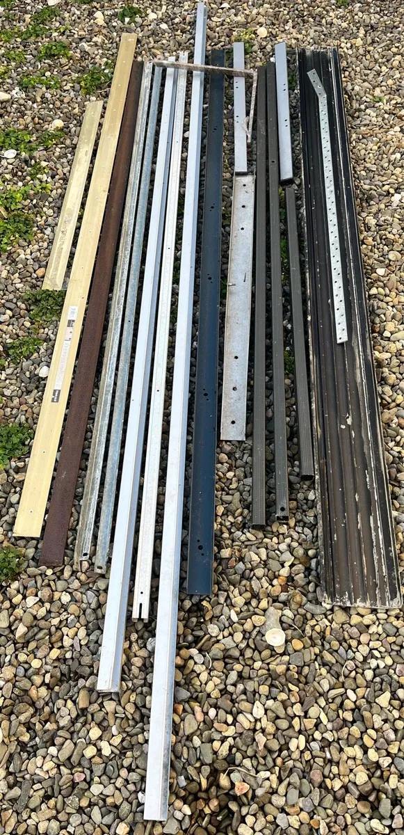Over 20 aluminium profiles - Image 1