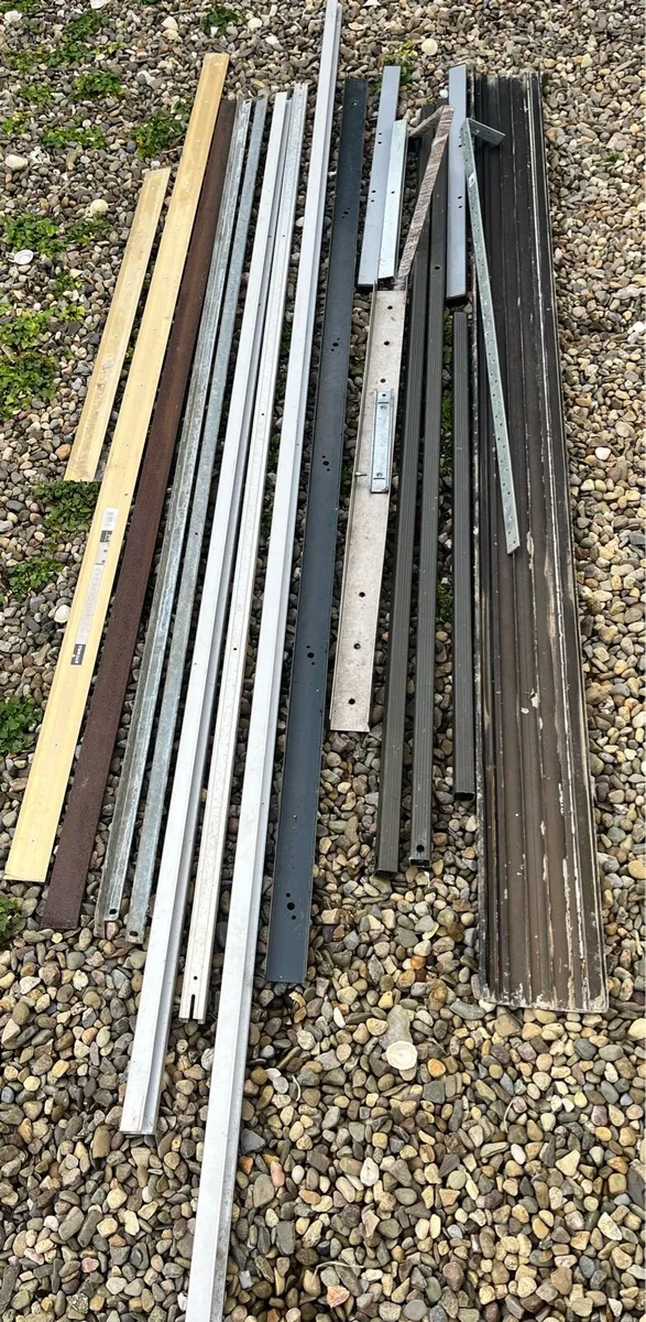Over 20 aluminium profiles - Image 3