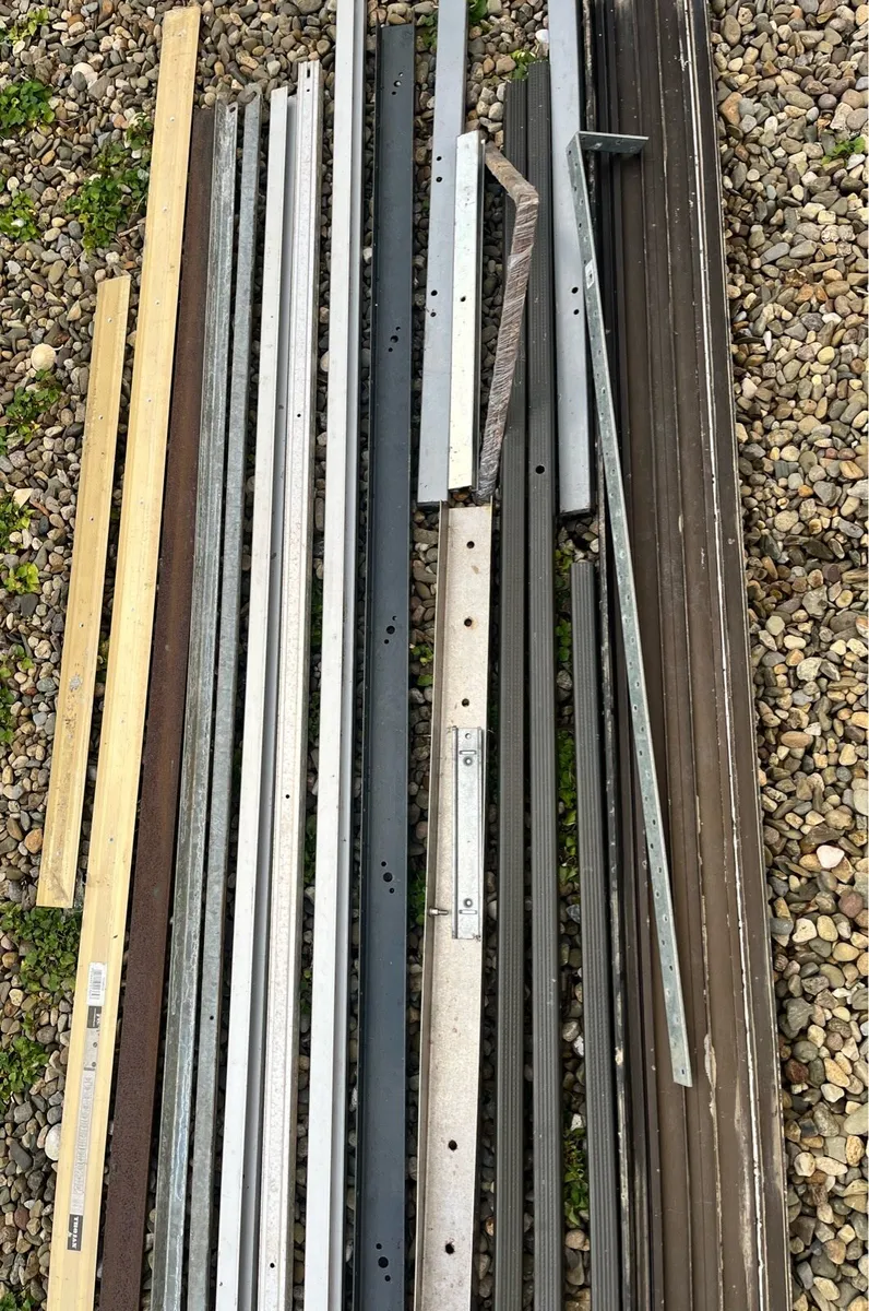 Over 20 aluminium profiles - Image 4