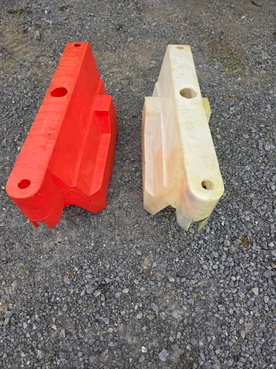 *27* Water fillable plastic road barriers - Image 1