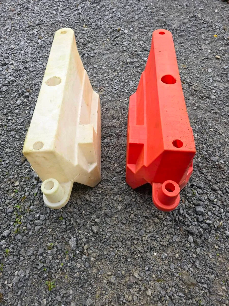 *27* Water fillable plastic road barriers - Image 2