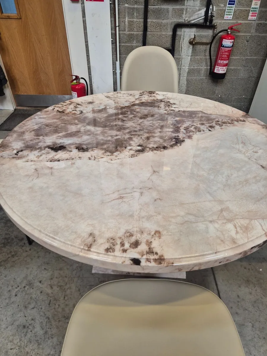 Dining table and chairs - Image 1