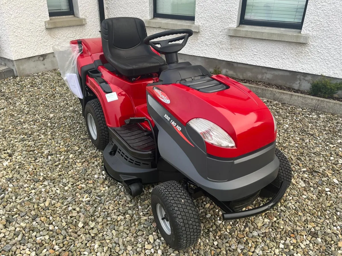 Castle garden ride on lawnmower - Image 2