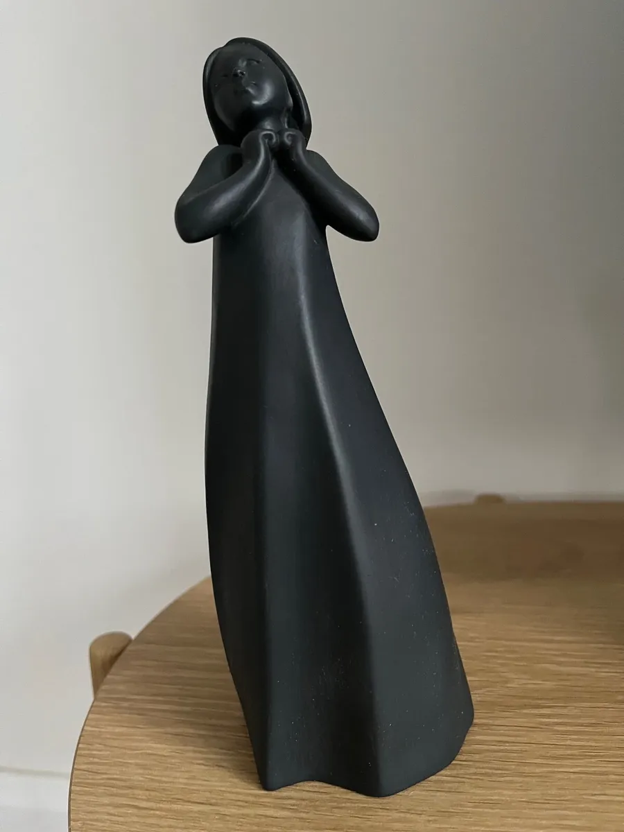 Vintage 1987 Royal Doulton  “ Thankful” Figurine. - Image 1