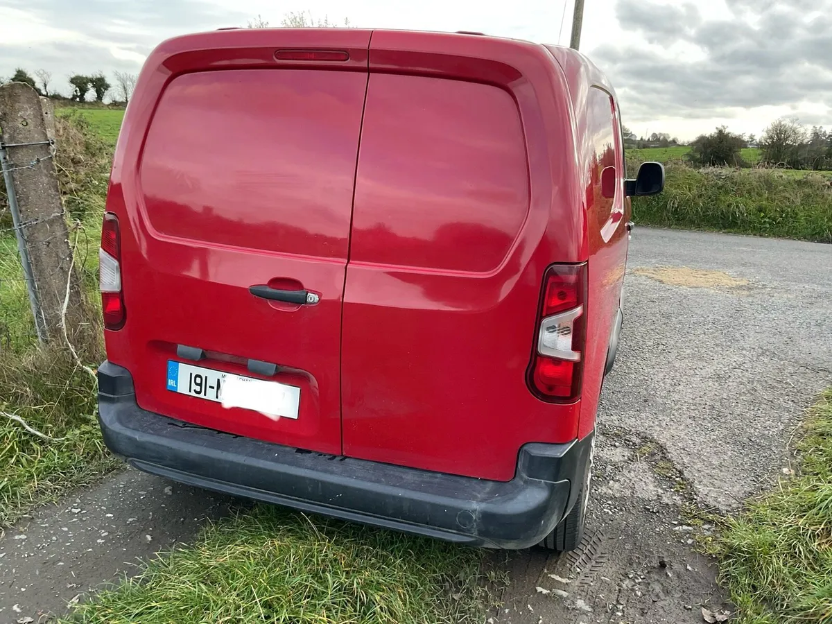 191 Peugeot partner van - Image 4