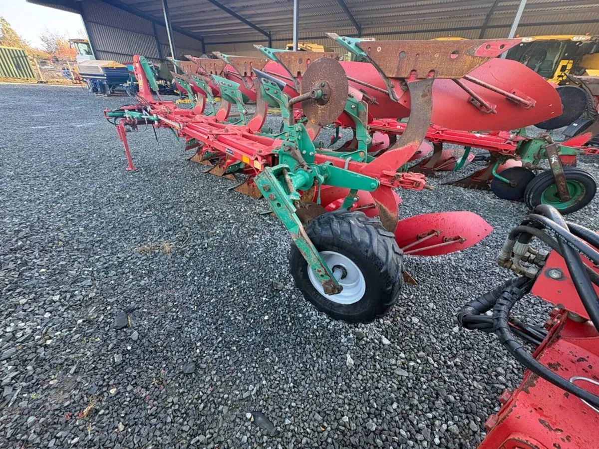 2019 KVERNELAND ES 85 200 5 FURROW - Image 2