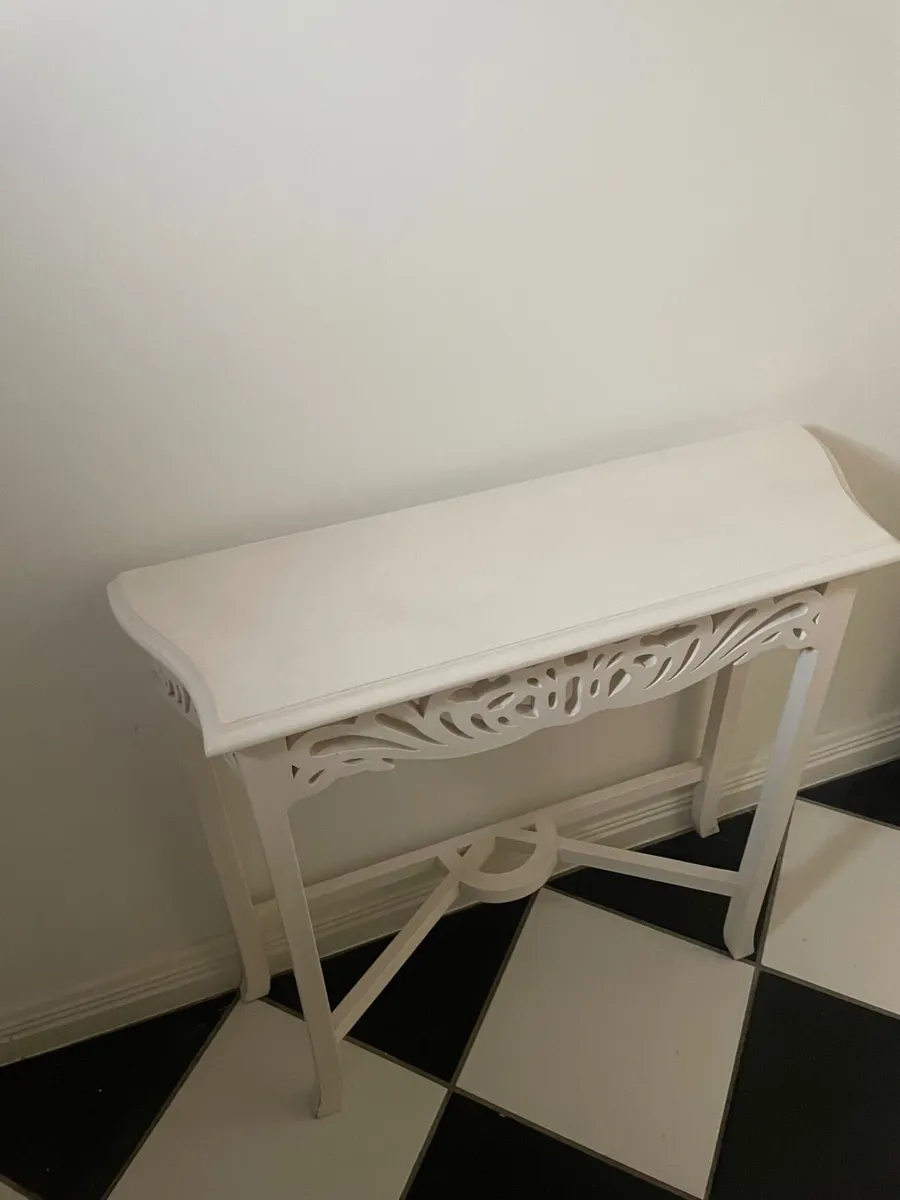 Console Table - Image 1