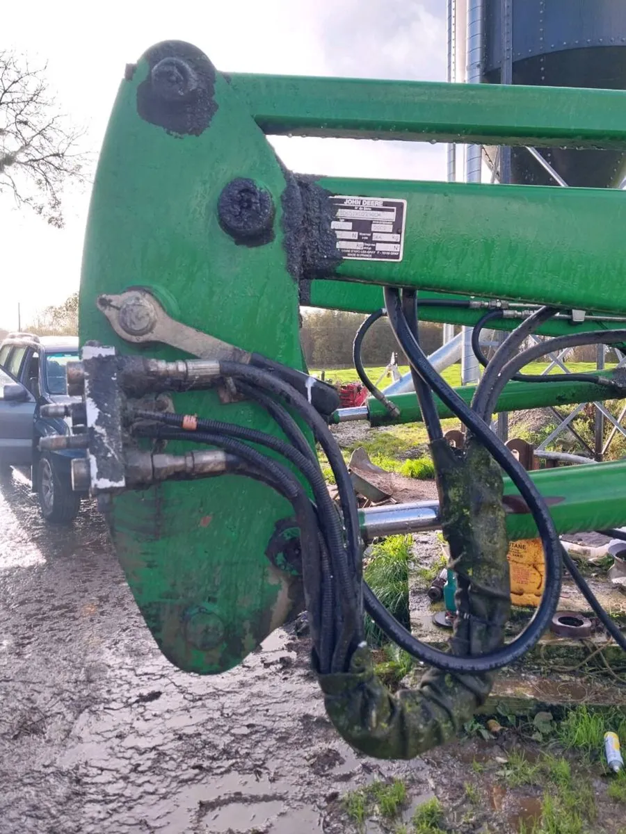 John Deere 651 Front Loader - Image 3