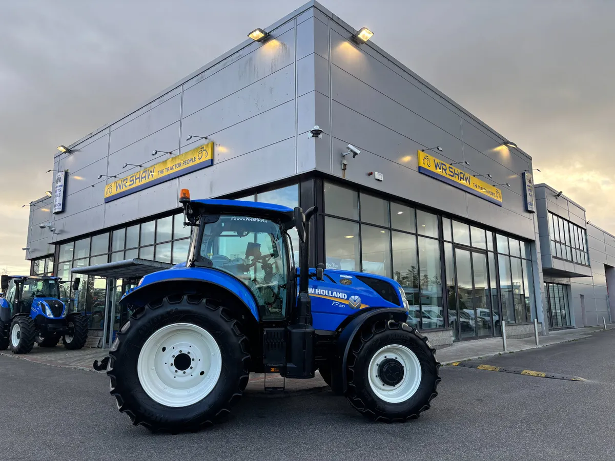 New Holland T7.210 Auto Command-3321hrs - Image 3
