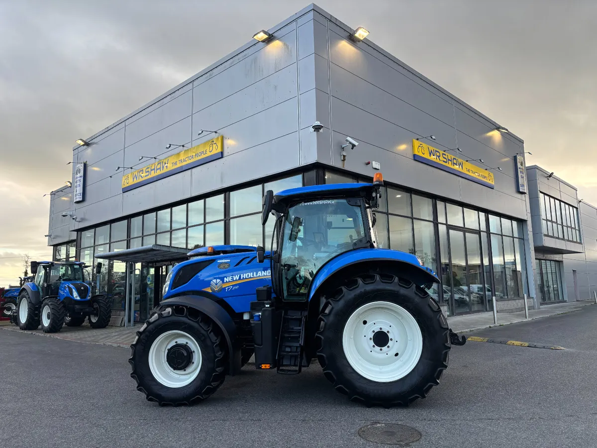 New Holland T7.210 Auto Command-3321hrs - Image 1