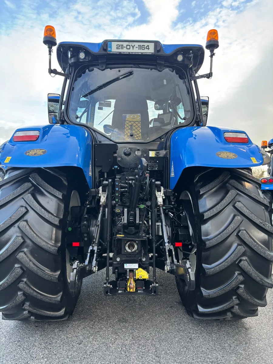 New Holland T7.210 Auto Command-3321hrs - Image 4