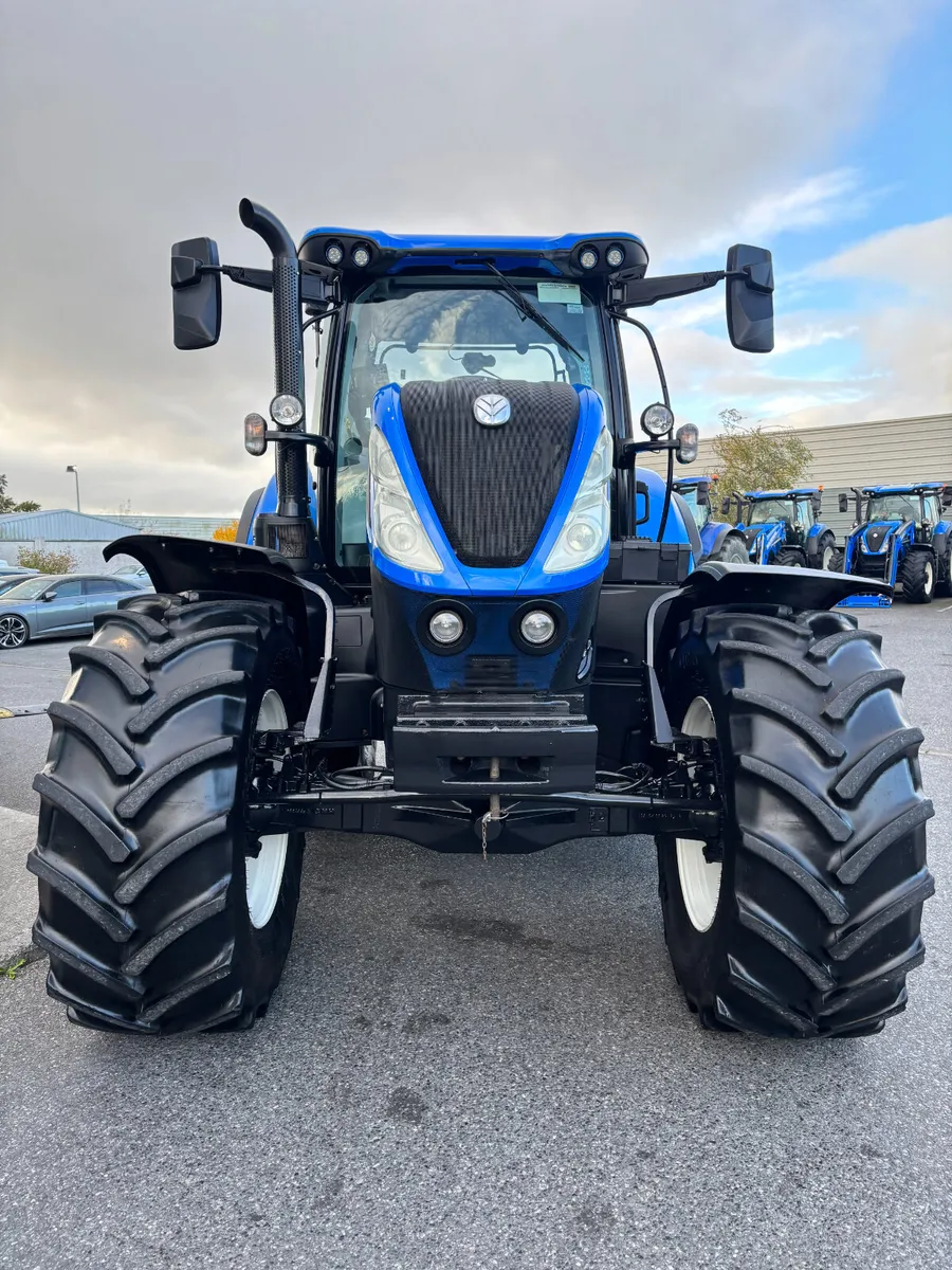New Holland T7.210 Auto Command-3321hrs - Image 2