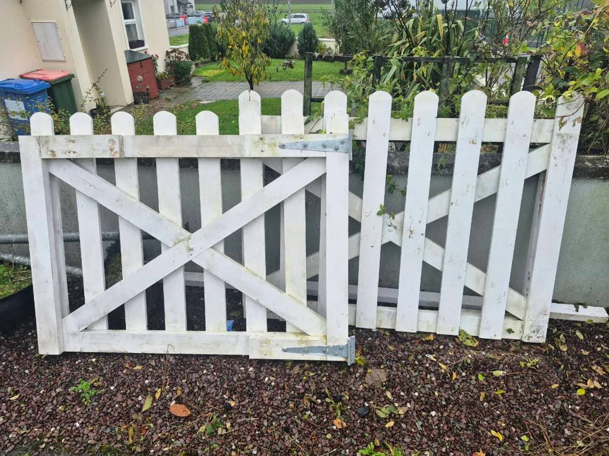Gates - Image 2