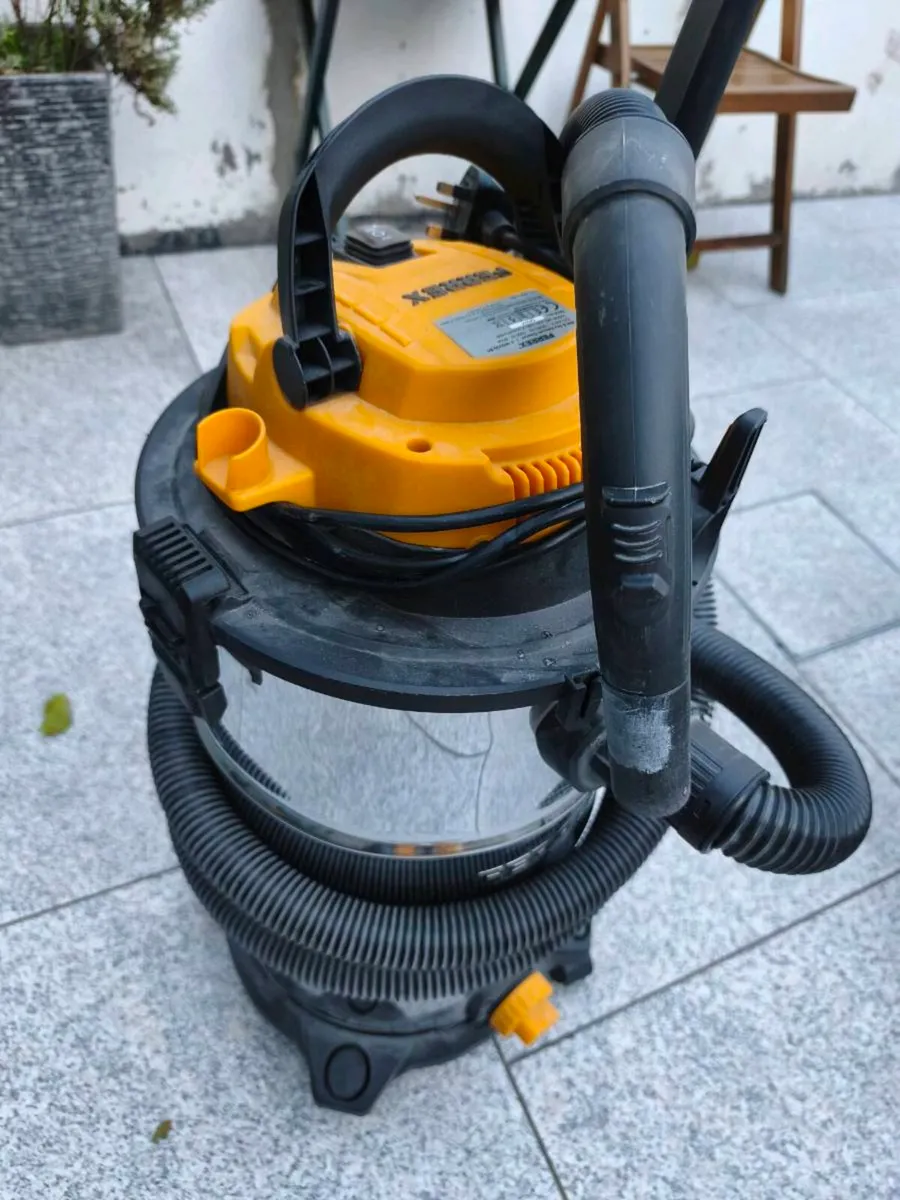 Vacuum cleaner (Ferrex brand)