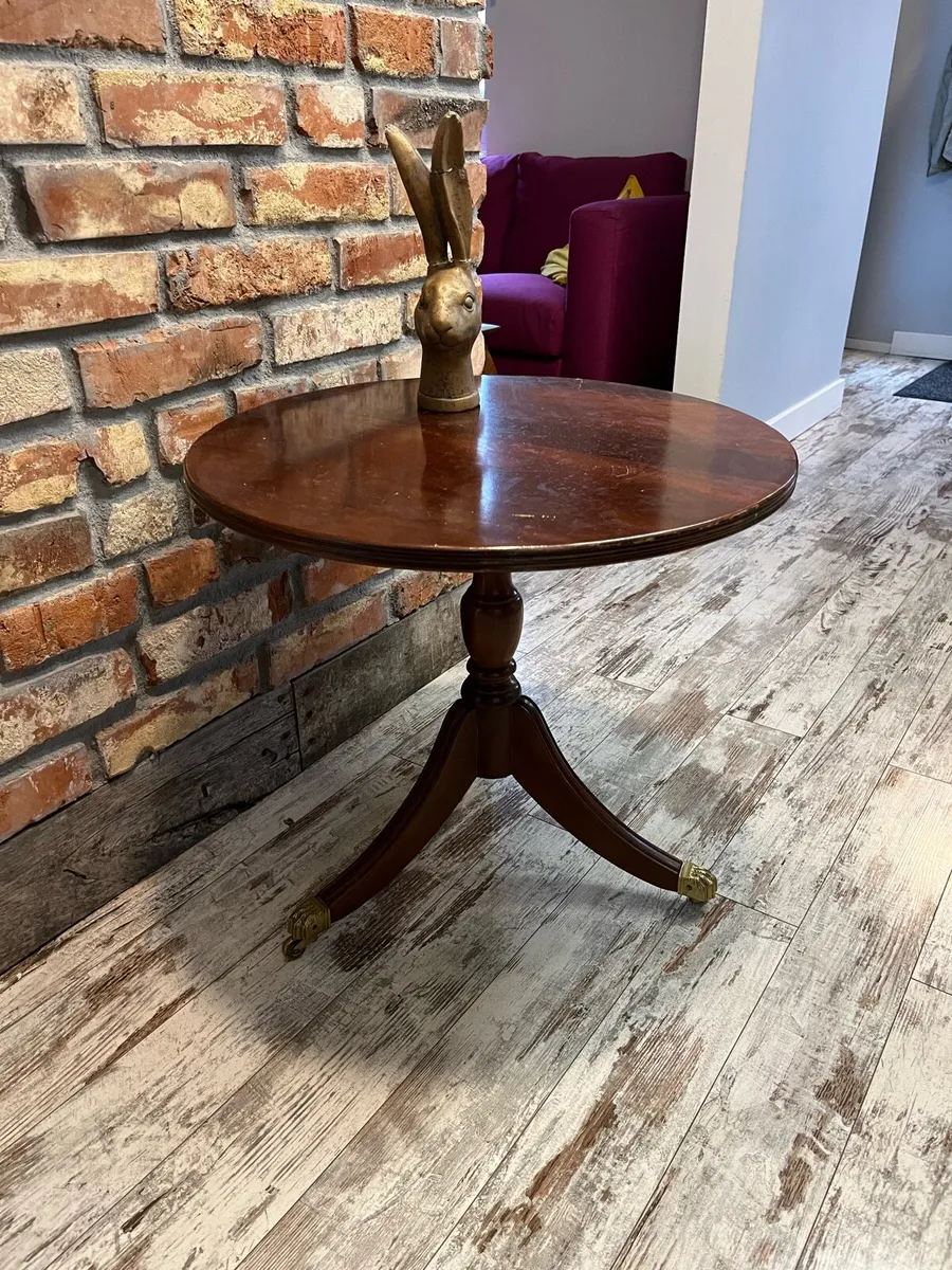 Vintage table - Image 1