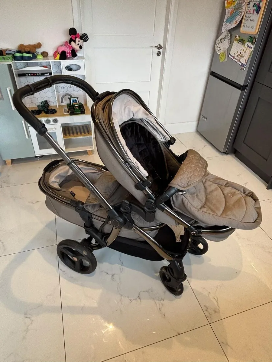 Buggy -Egg 3 Travel System - Image 1