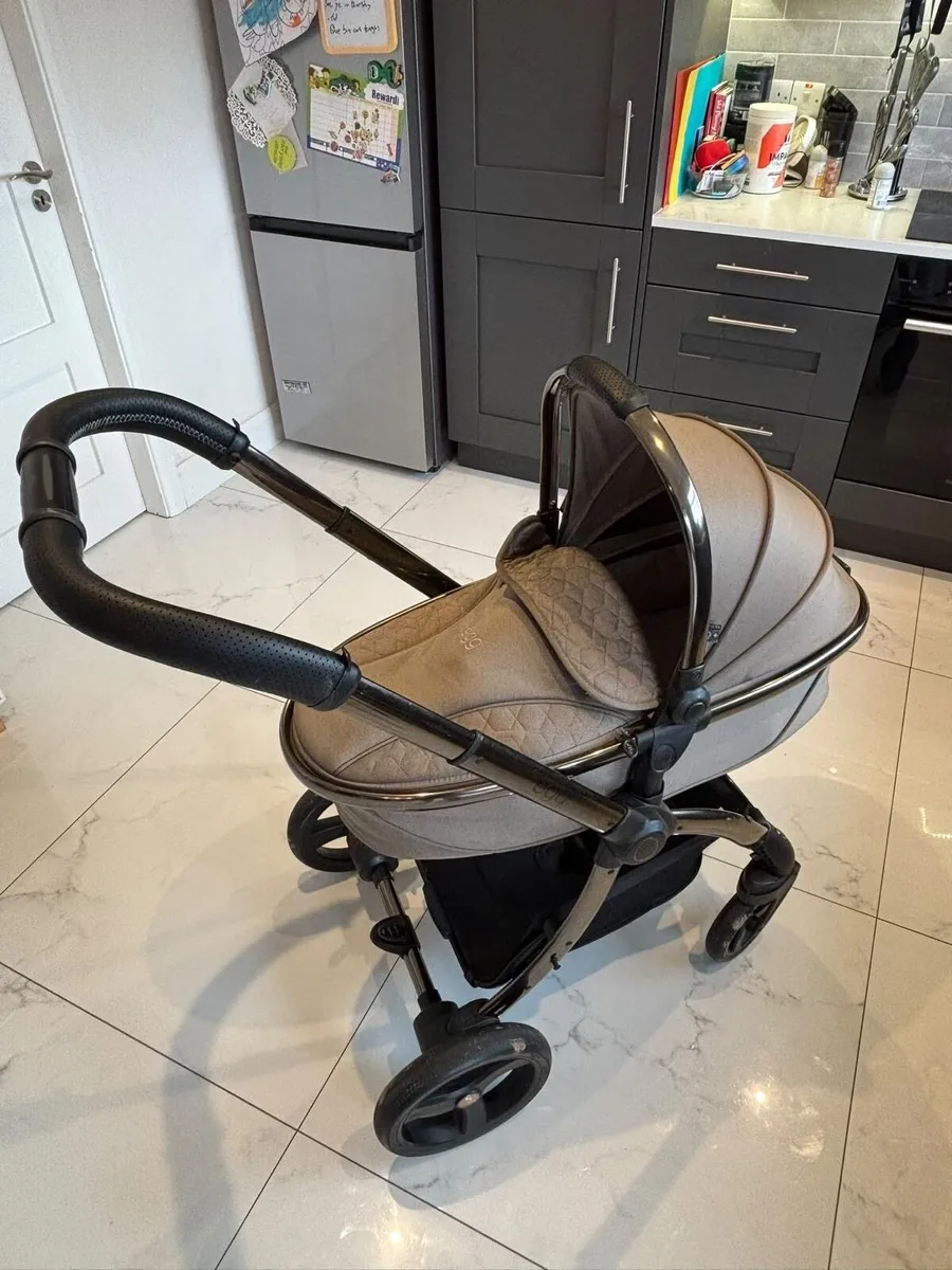 Buggy -Egg 3 Travel System - Image 2