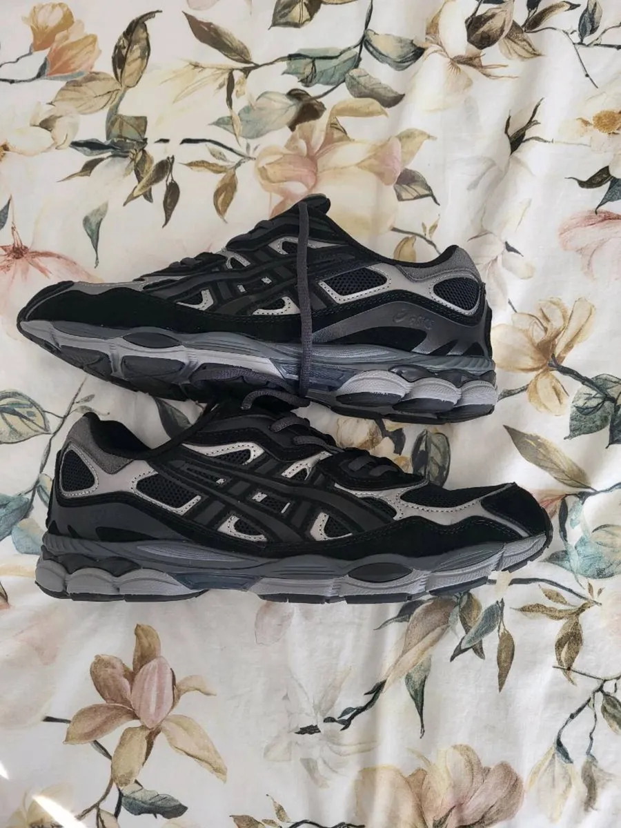 Asics Runners Nyc Uk12 - Image 3