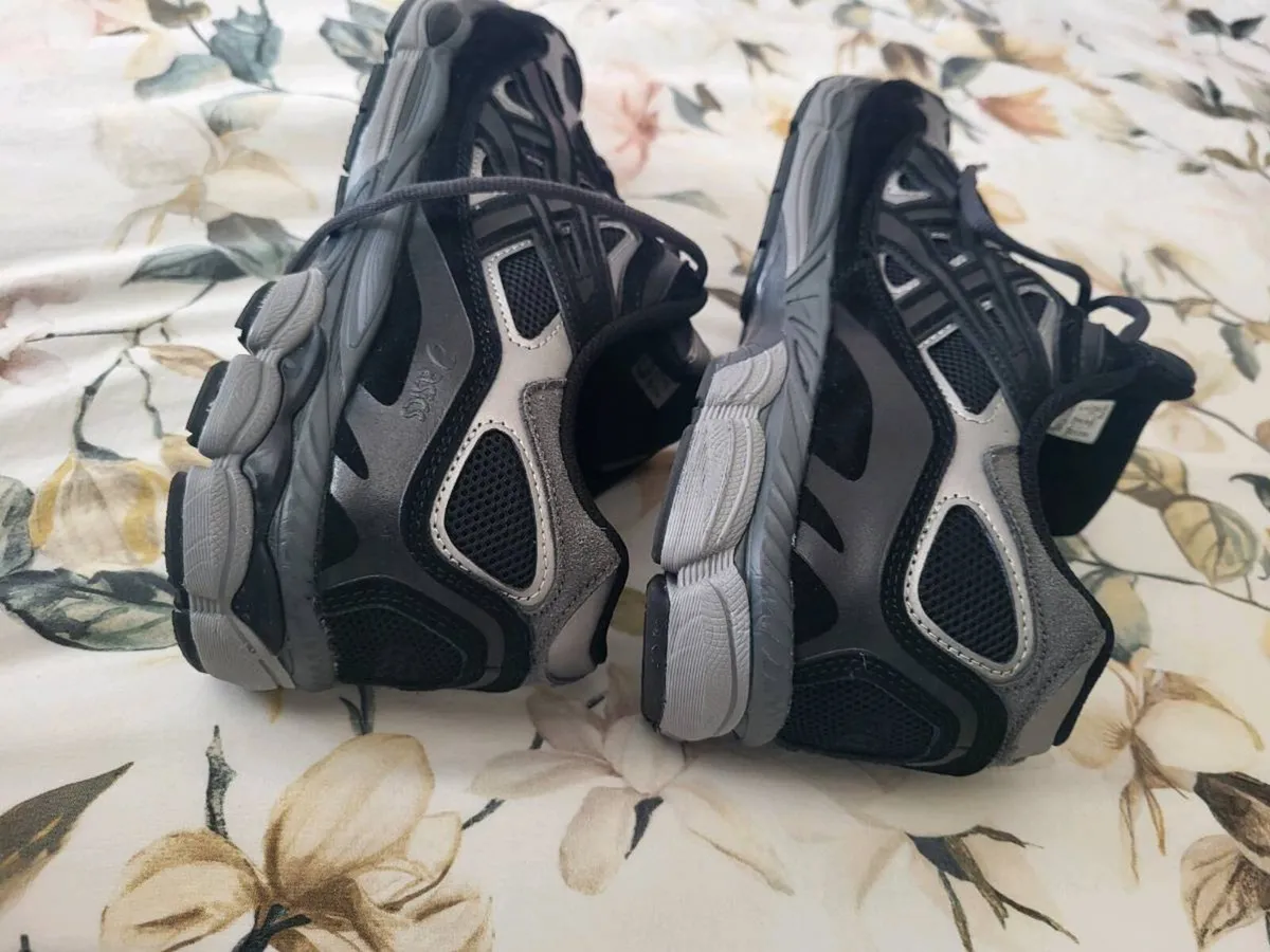 Asics Runners Nyc Uk12 - Image 4