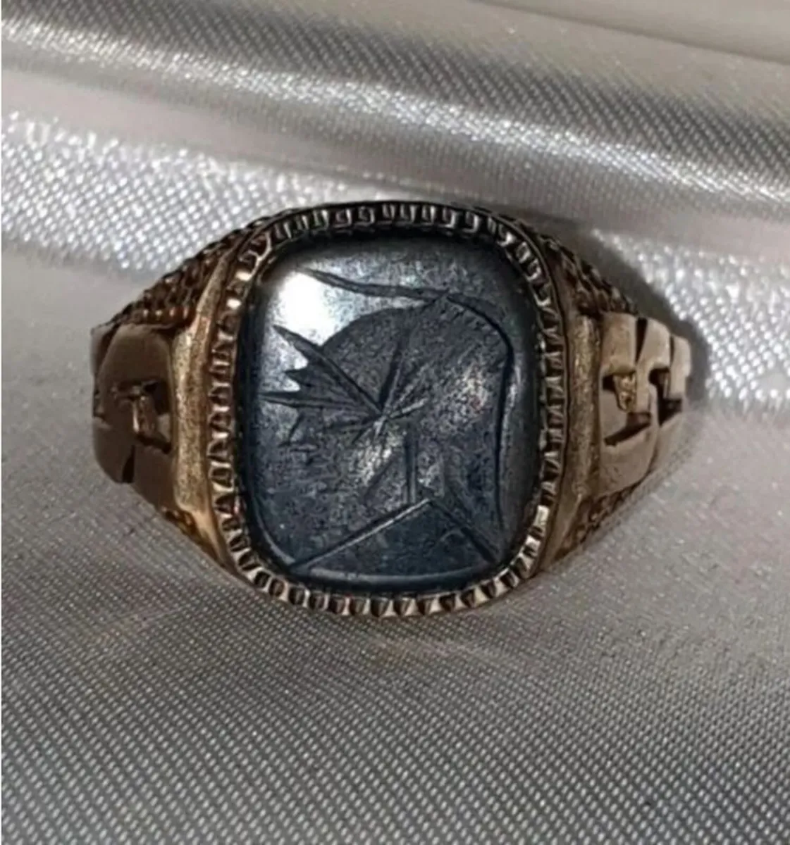 Vintage 9ct Gold Men’s Signet Ring - Image 2