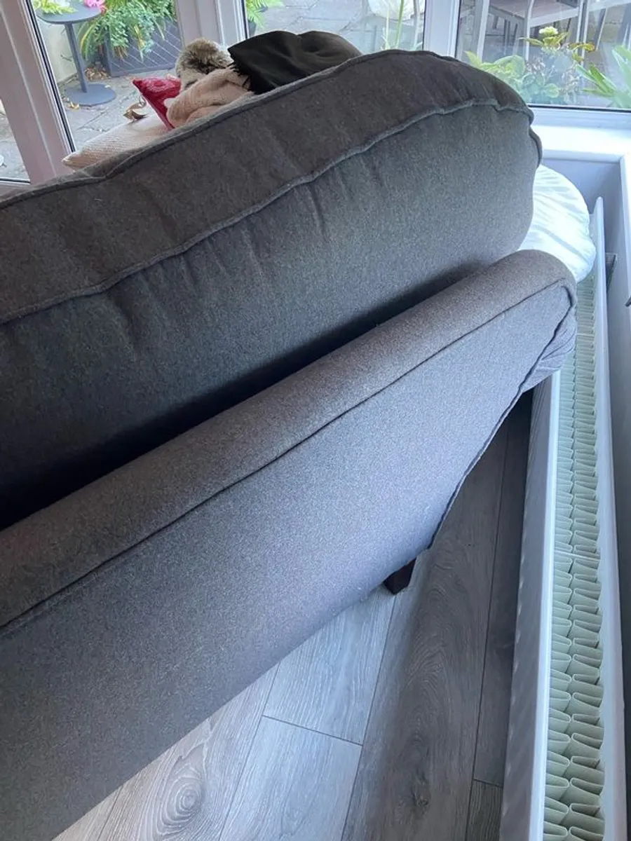 Laura Ashley Couch - Image 3