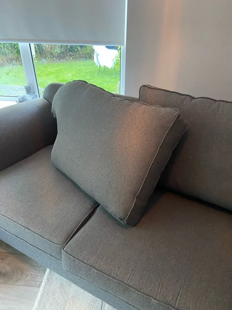 Laura Ashley Couch - Image 4