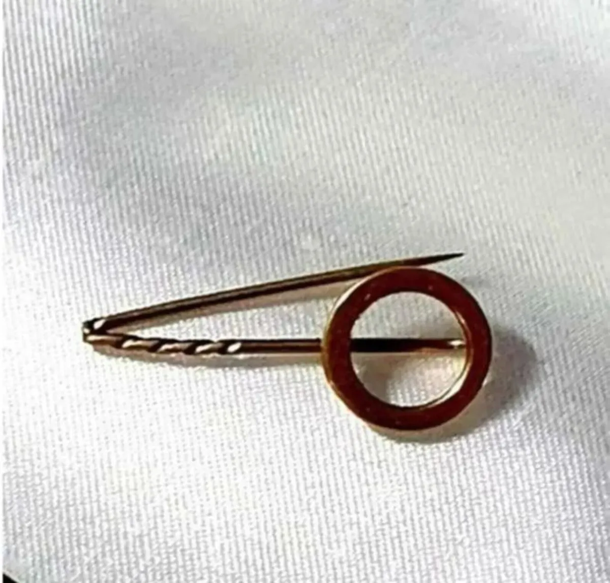 Vintage 9ct Gold Tie Pin - Image 1
