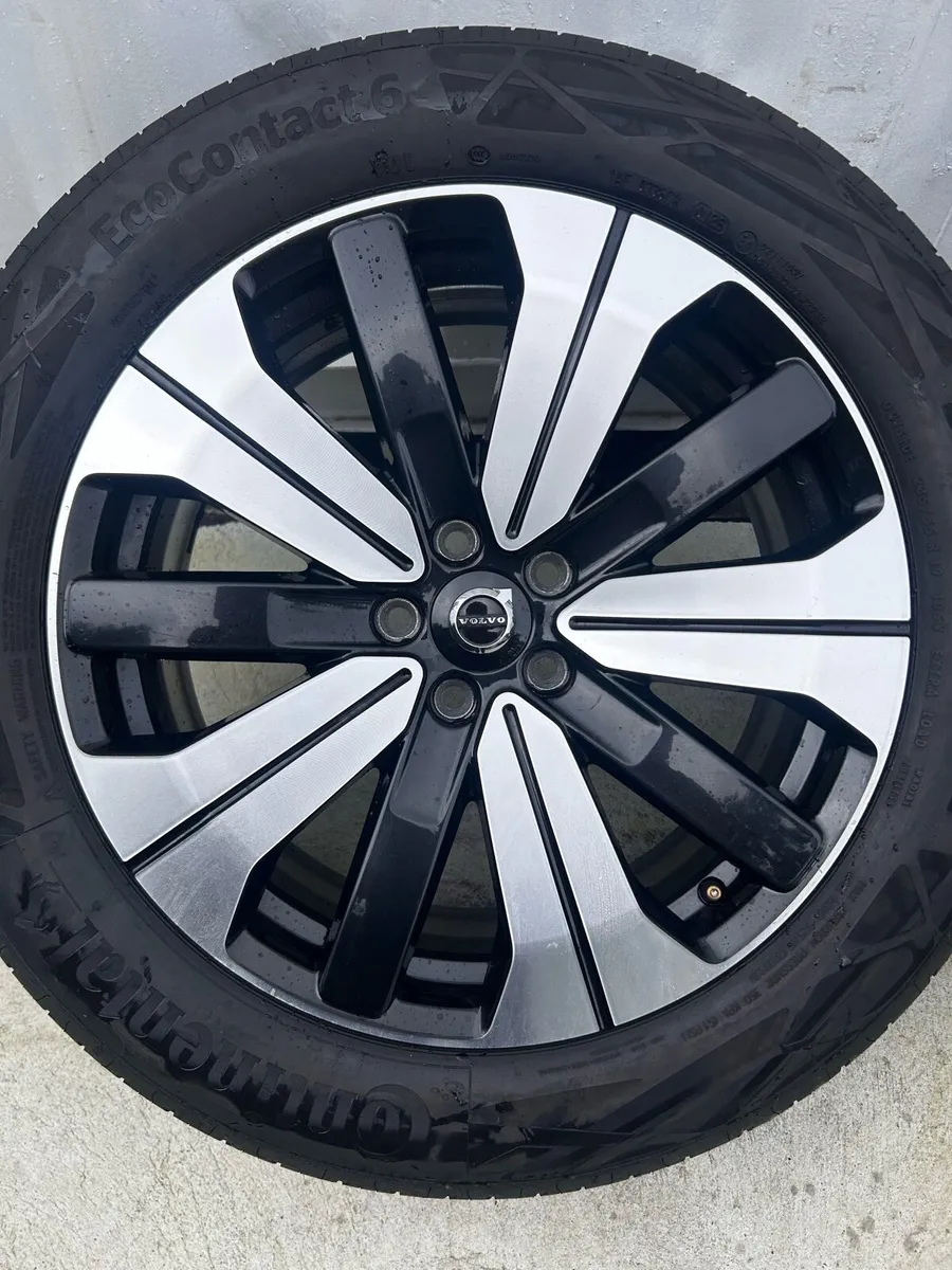 Genuine Volvo R-Design 19” Alloy Wheels - Image 3