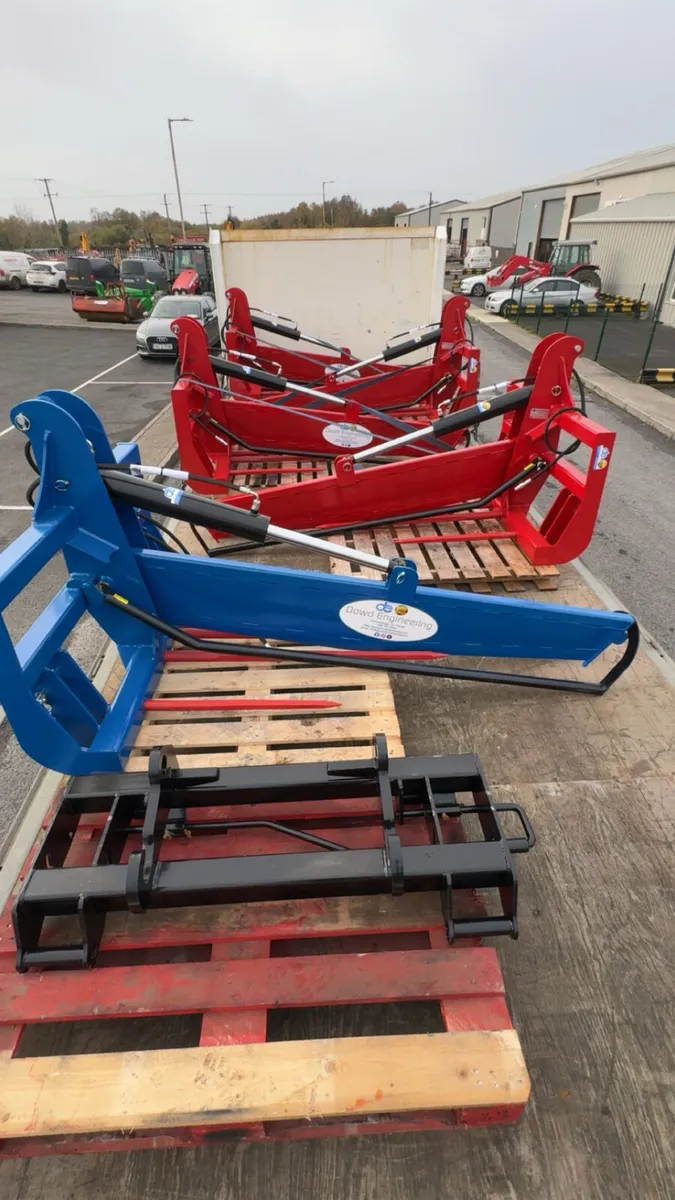 New Heavy Duty Dowd Bale Splitters - Image 1