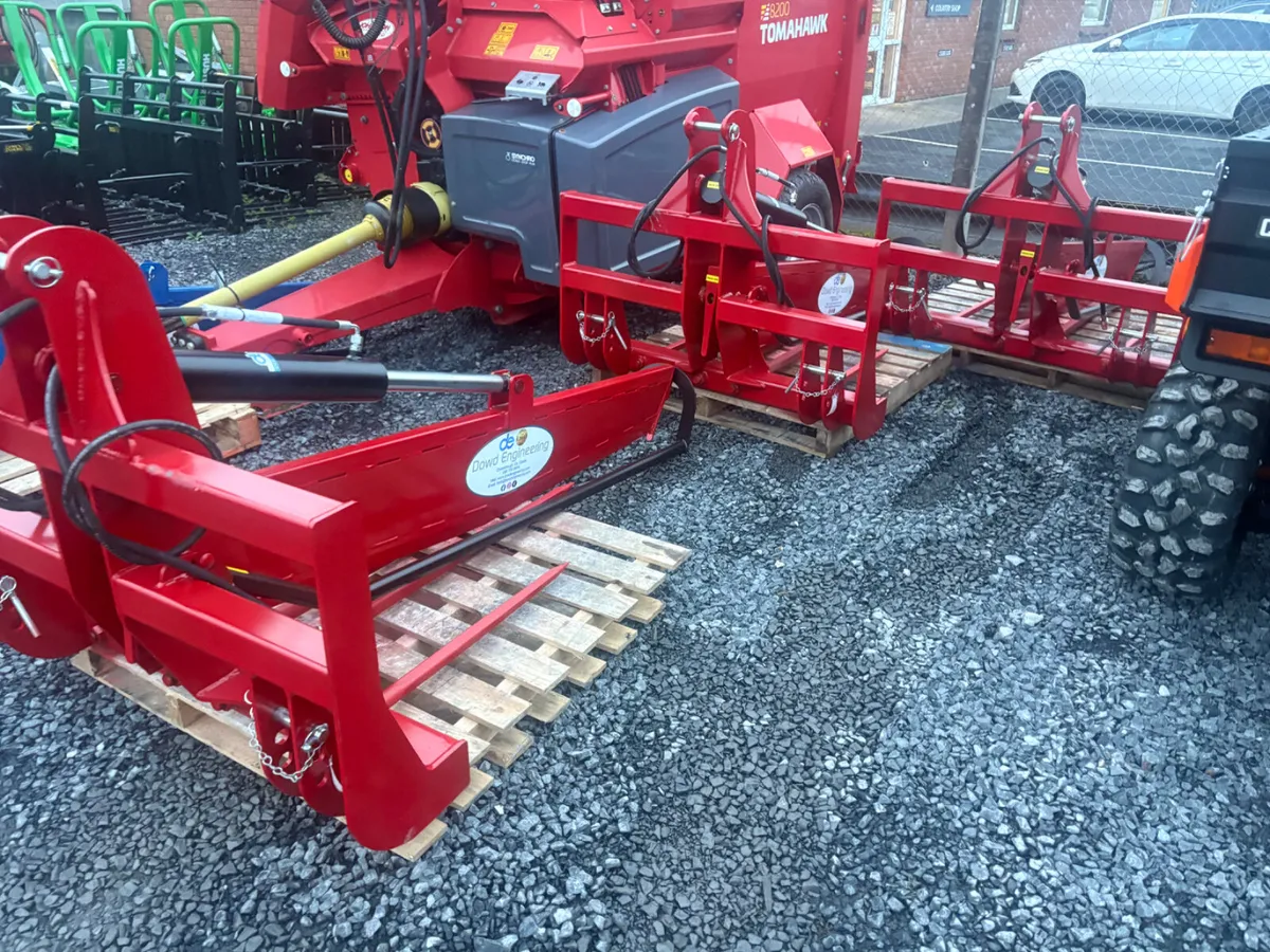 New Heavy Duty Dowd Bale Splitters - Image 4