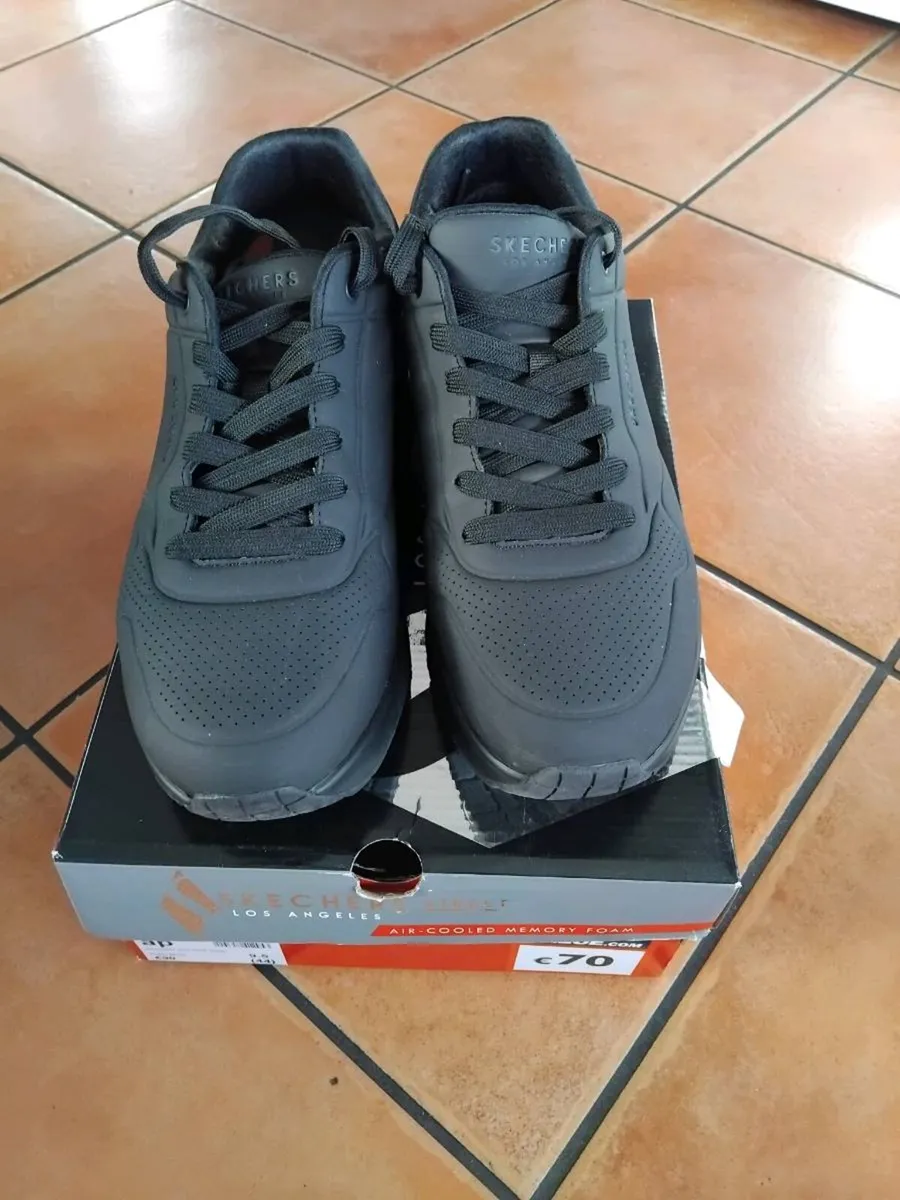 Sketchers mens shoes size uk9.5 - Image 1