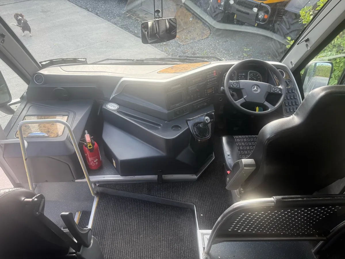 Mercedes Turas 900s - Image 2
