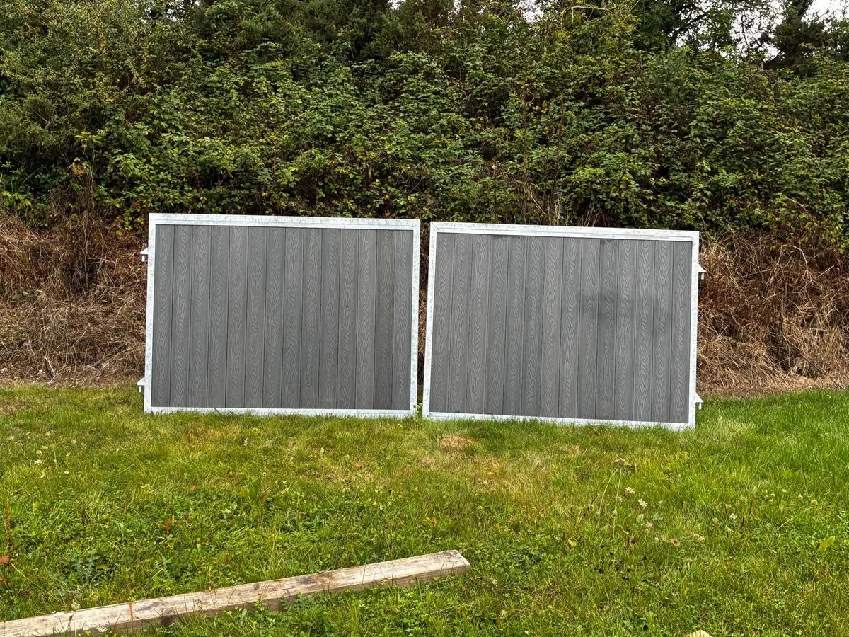 Galvanized steel gate pvc - Image 1